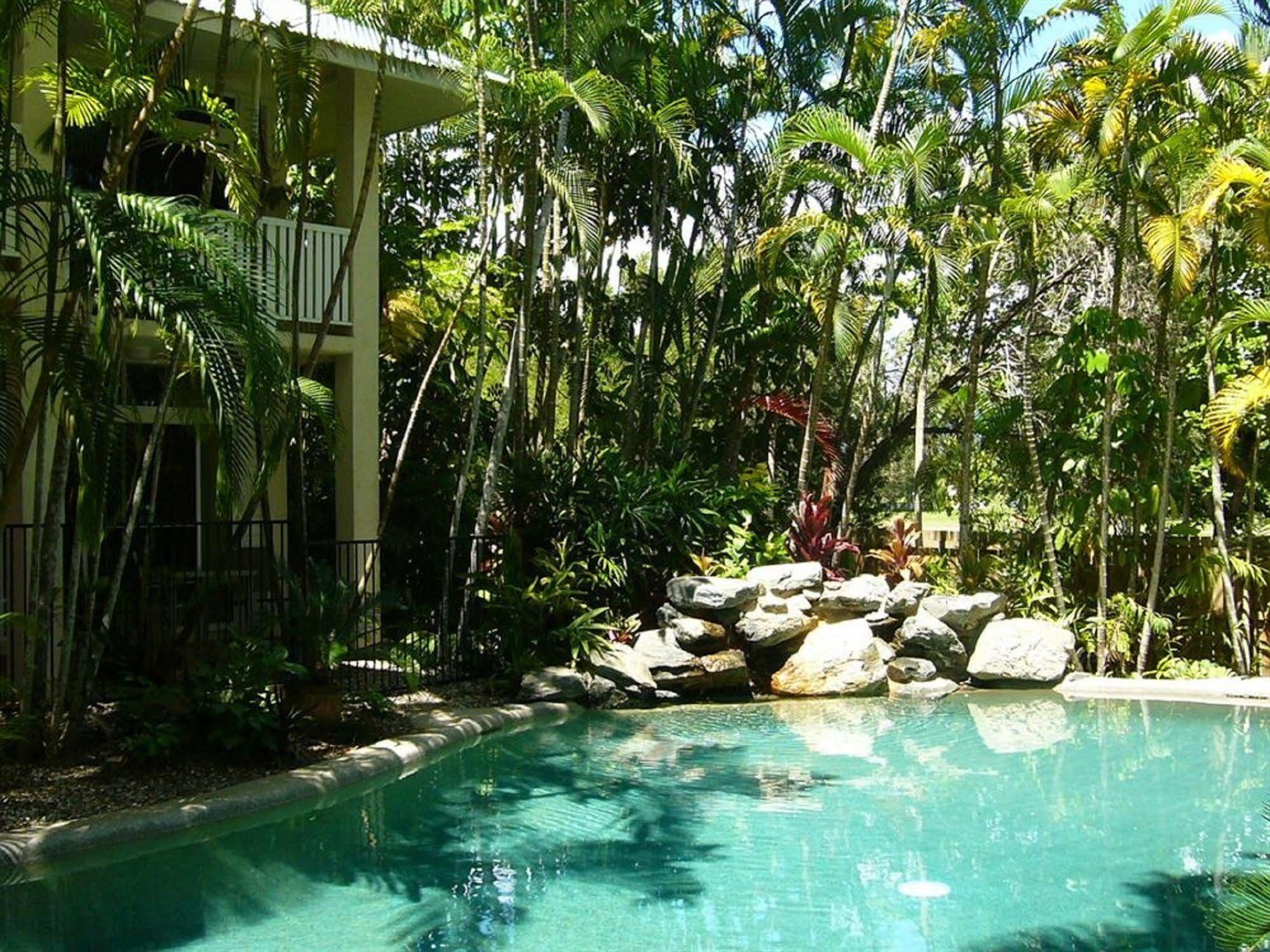 Port Douglas Retreat Aparthotel Exterior photo